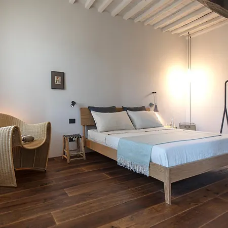 לינה וארוחת בוקר Sant'ansano 4*
